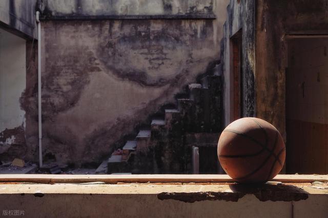 篮球对抗稳定性提升指南：如何在激烈对抗中保持优势